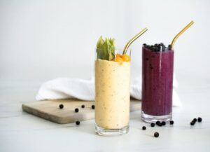 Mehr über den Artikel erfahren Abnehmen mit gesunden Smoothies – 12 Rezepte