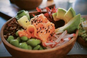 Mehr über den Artikel erfahren Abnehmen mit gesunden Bowls: 10 Rezepte