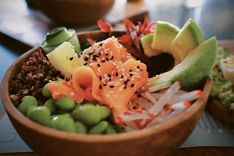 Mehr über den Artikel erfahren Abnehmen mit gesunden Bowls: 10 Rezepte
