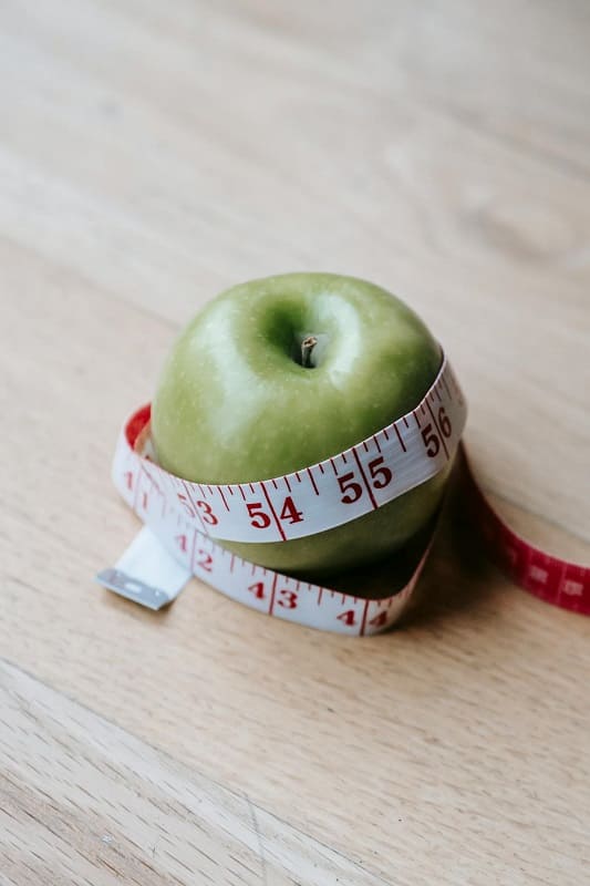 15 Tricks um dein Kaloriendefizit leichter einzuhalten