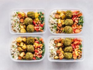 Mehr über den Artikel erfahren 10 einfache Meal-Prep-Ideen zum Abnehmen