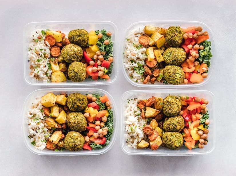 Du betrachtest gerade 10 einfache Meal-Prep-Ideen zum Abnehmen